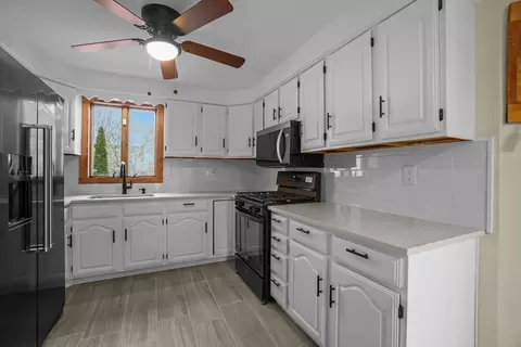 233 Franklin St, Fall River, MA 02720 photo 3