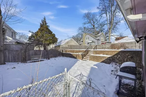 Exterior - 785 Dickinson St, Springfield, MA 01108 photo 13 of 14