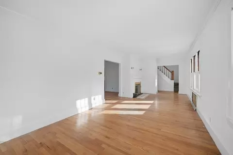 Living - 785 Dickinson St, Springfield, MA 01108 photo 6 of 7
