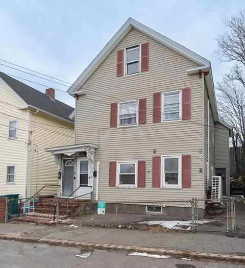 66 Perry St, Lowell, MA 01852