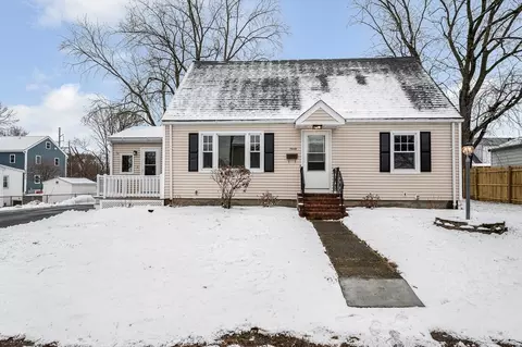 Exterior - 90 Chamberlain St, Lowell, MA 01852 photo 2 of 4