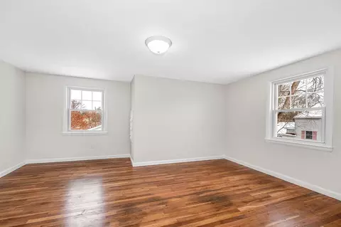 Bedroom - 90 Chamberlain St, Lowell, MA 01852 photo 9 of 11
