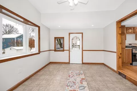 Entry Way - 90 Chamberlain St, Lowell, MA 01852 photo 2 of 4