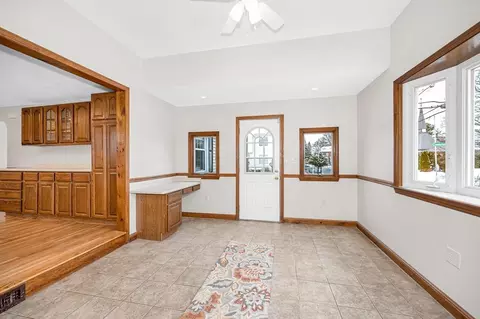 Entry Way - 90 Chamberlain St, Lowell, MA 01852 photo 3 of 4