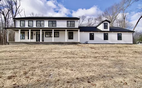 3 Mohawk St, Wilbraham, MA 01095