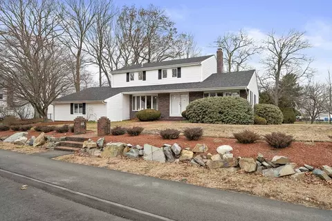 35 Linden Park Dr, Randolph, MA 02368