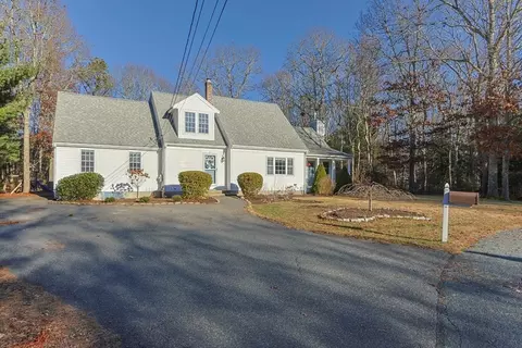 30 Flicker Ln, Marstons Mills, MA 02648 photo 2