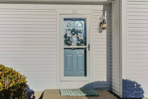 30 Flicker Ln, Marstons Mills, MA 02648 photo 3