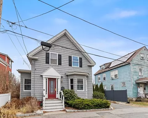 37 Sargents Ct, Lynn, MA 01905