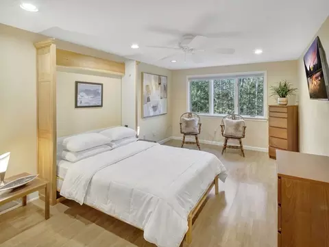 Bedroom - 10 Kettle Ln #10, Mashpee, MA 02649 photo 2 of 3