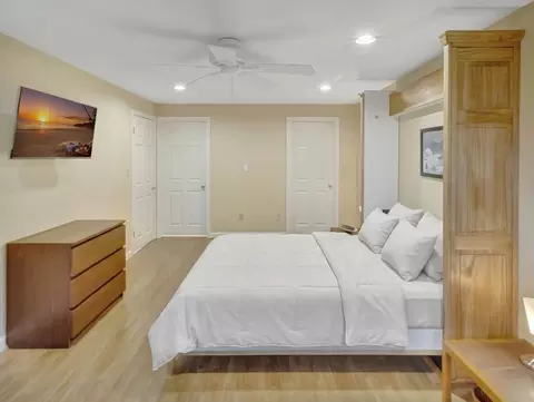 Bedroom - 10 Kettle Ln #10, Mashpee, MA 02649 photo 3 of 3