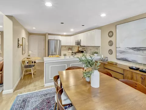 Dining - 10 Kettle Ln #10, Mashpee, MA 02649 photo 3 of 5