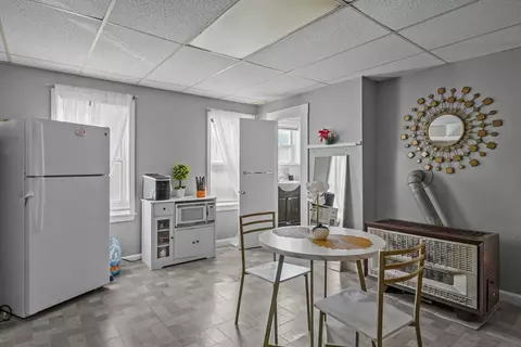 30 Brow St, Fall River, MA 02721 photo 4