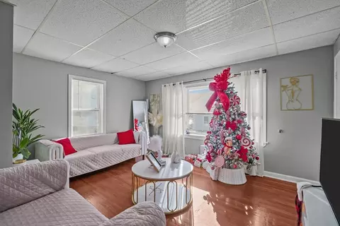 30 Brow St, Fall River, MA 02721 photo 2