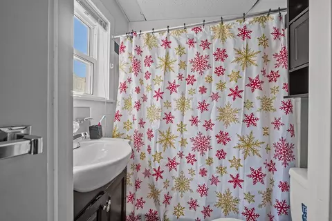 30 Brow St, Fall River, MA 02721 photo 8