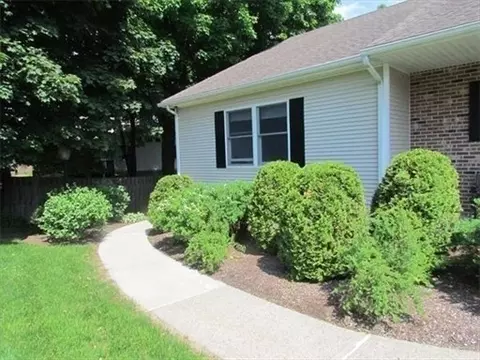 48 Chapel St #A, Northampton, MA 01060