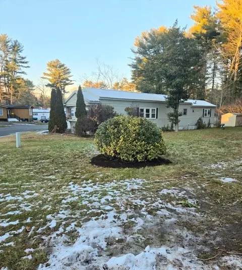 53 Beechwood, Halifax, MA 02338
