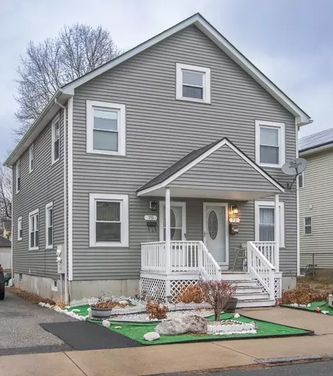 70-72 Manhattan St, Springfield, MA 01109