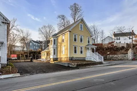 36 Park St, Methuen, MA 01844