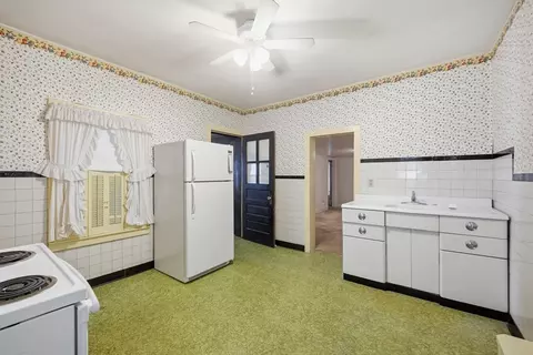 35 Dublin St, Chicopee, MA 01013 photo 10