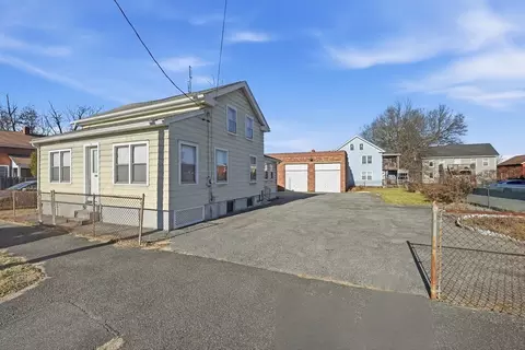 35 Dublin St, Chicopee, MA 01013 photo 2