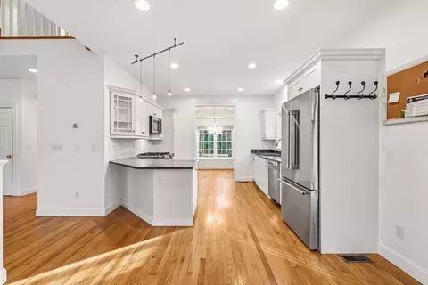 602 Putnam Ave, Barnstable, MA 02635 photo 6