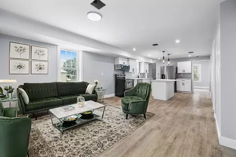 1587 Purchase St, New Bedford, MA 02740