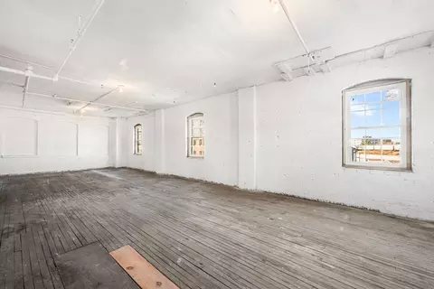64 Green St, Worcester, MA 01604 photo 3