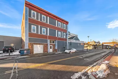 64 Green St, Worcester, MA 01604 photo 2