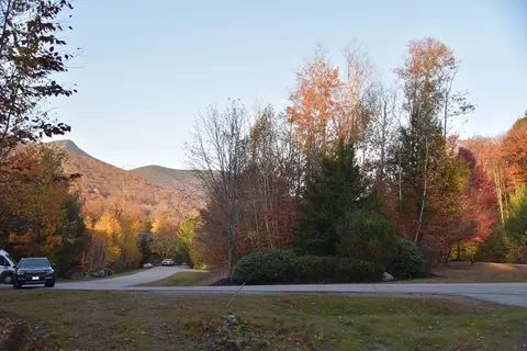 16 Yellow Birch Cir, Lincoln, NH 03251