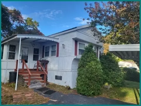 20 Forestdale Dr, Halifax, MA 02338