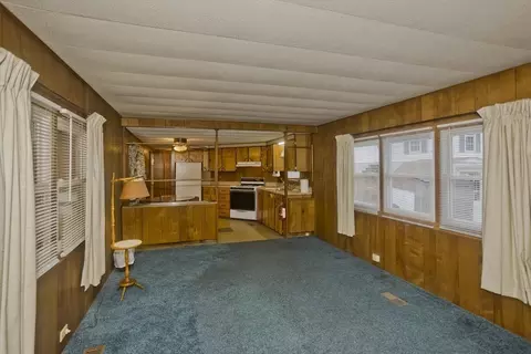 28 Mockingbird Dr, Chicopee, MA 01020 photo 13
