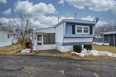 28 Mockingbird Dr, Chicopee, MA 01020 photo 3
