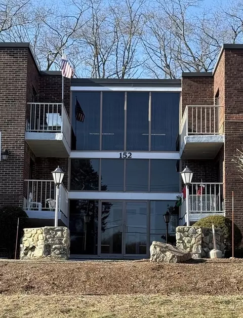 152 Turner Rd #13, Holliston, MA 01746
