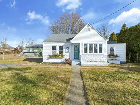 1 Harvard St, Fairhaven, MA 02719