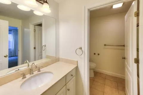 38 Johnson St, Worcester, MA 01604 photo 15
