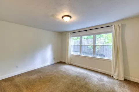 38 Johnson St, Worcester, MA 01604 photo 12
