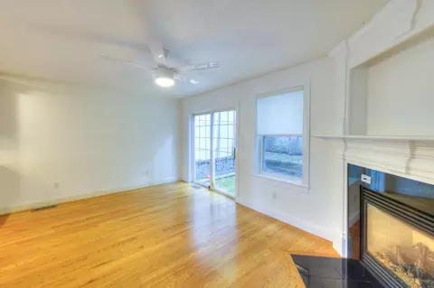 38 Johnson St, Worcester, MA 01604 photo 4