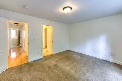 38 Johnson St, Worcester, MA 01604 photo 13
