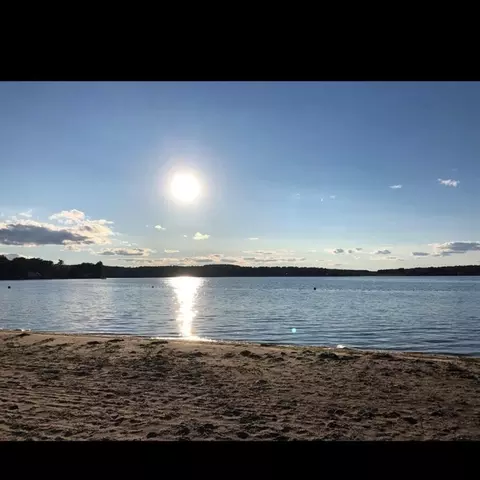 24 1st St, Amesbury, MA 01913