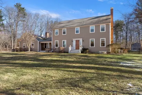 32 Alderbrook Dr, Topsfield, MA 01983