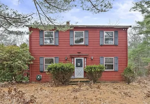 86 Barouche Dr, Marshfield, MA 02050