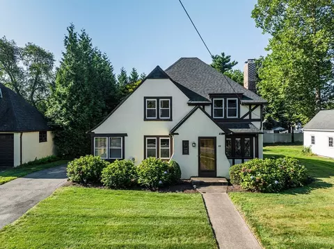 33 Emerson Rd, Longmeadow, MA 01106