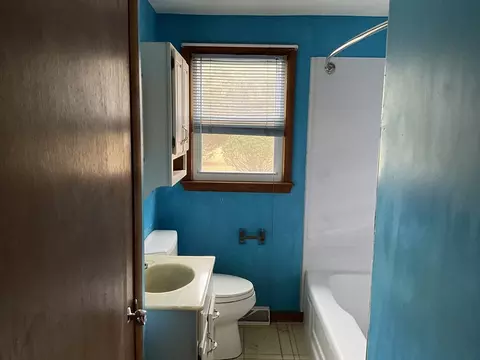 Bath - 93 Plain St, Mansfield, MA 02048 photo 1 of 1
