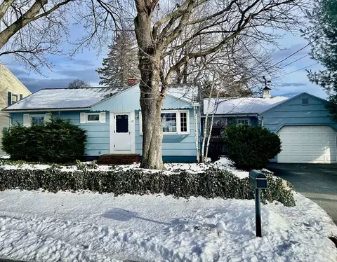 17 Randall St, Chicopee, MA 01013