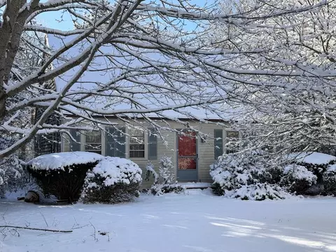 147 Chippingstone Rd, Marstons Mills, MA 02648