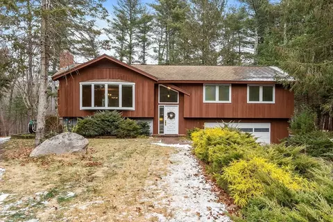 3 Seneca Cir, Andover, MA 01810