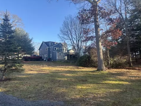 132 Everett St, Middleboro, MA 02346