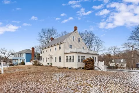 Exterior - 257 High St, Reading, MA 01867 photo 3 of 9