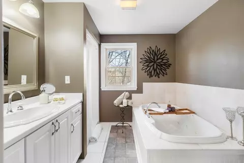Bath - 257 High St, Reading, MA 01867 photo 1 of 2